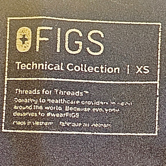 FIGS Scrub Top Technical Collection
Small Blue Two Pocket Soft Stretch Comfort - Picture 8 of 9